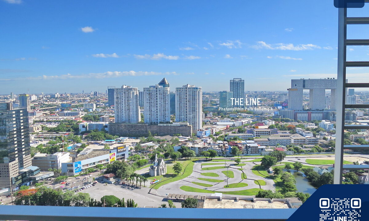 Rent condo Abstracts Phahonyothin Park - Highrise Condominium by